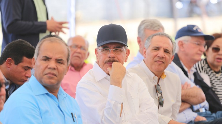 Cañafistol, Baní. Danilo se tira en to' lo sitio