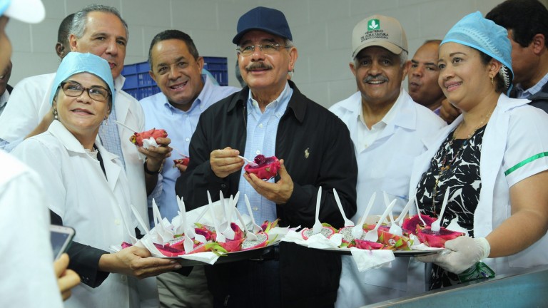 Danilo Medina realiza visita de supervisión a proyectos apoyados por Visitas Sorpresa en Puerto Plata, Santiago y La Vega