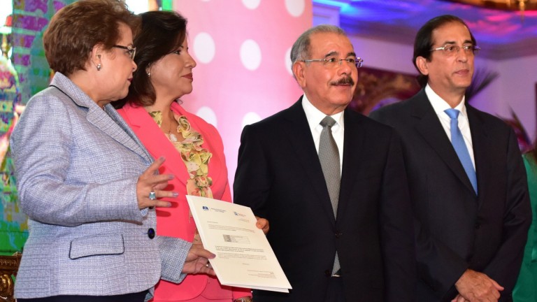 Ahorro tiempo y dinero: ciudadanos cuentan con 61 nuevos servicios en línea gracias a República Digital; Danilo Medina encabeza lanzamiento 