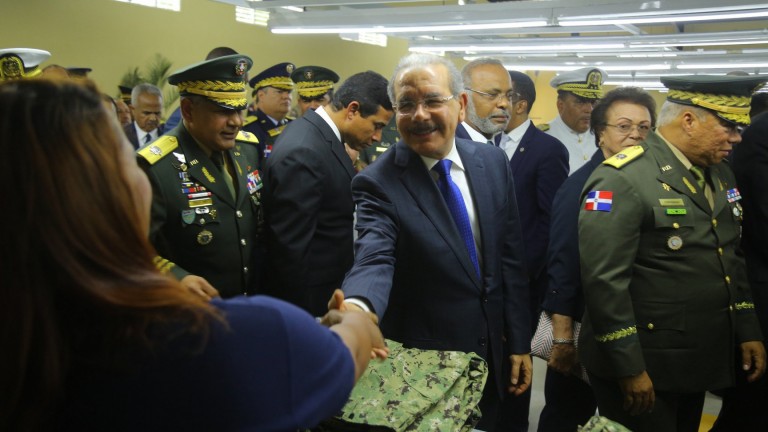 Danilo entrega Industria Militar en Bonao; producirá 200 mil uniformes anuales para militares y policías