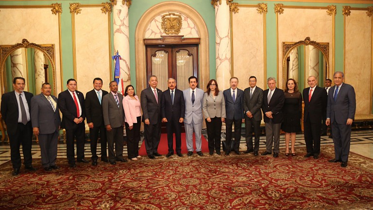 Danilo Medina recibe a delegación PARLACEN encabezada por su presidente el dominicano Tony Raful