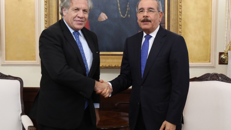 Presidente Danilo Medina recibe visita del secretario general OEA, Luis Almagro