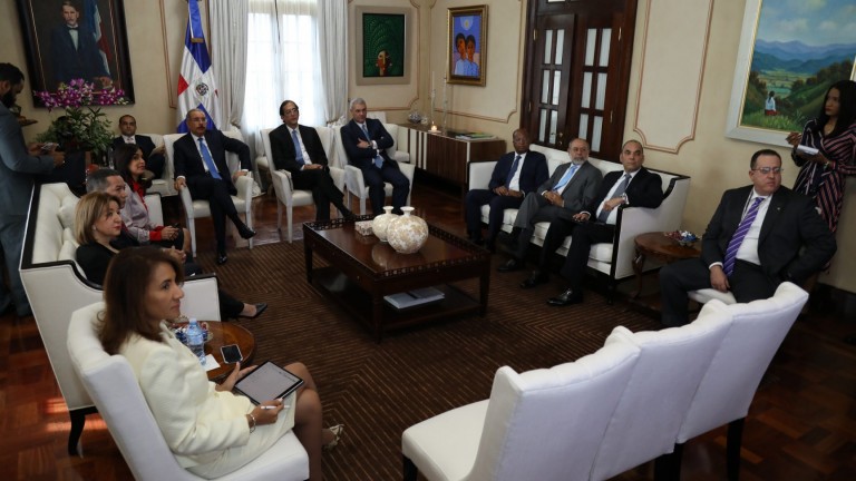 Danilo Medina da seguimiento a los avances del Plan de Reordenamiento del Transporte Público y la Seguridad Vial