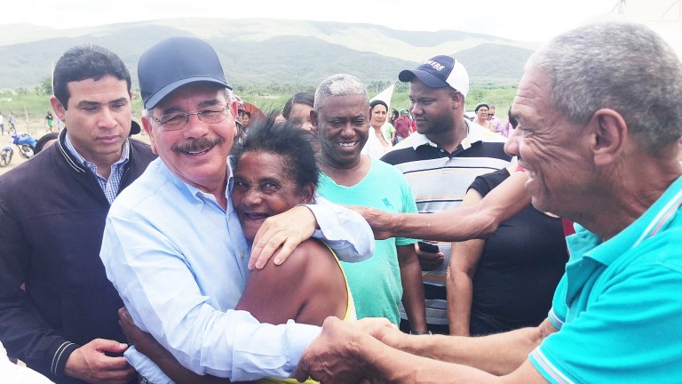 Danilo constata impacto de proyectos surgidos de Visitas Sorpresa en mejoría de la vida de gente de Barahona, San Juan y Azua