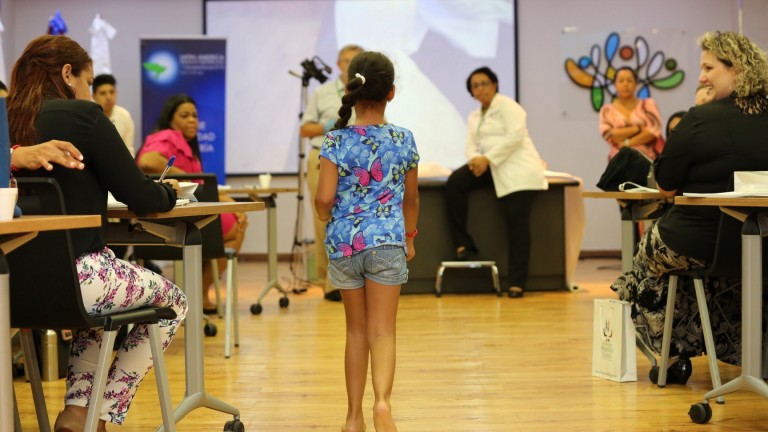 En CAID Santo Domingo Oeste, se desarrollan avances en ciencia para mejorar movilidad niños con parálisis cerebral y otras discapacidades   