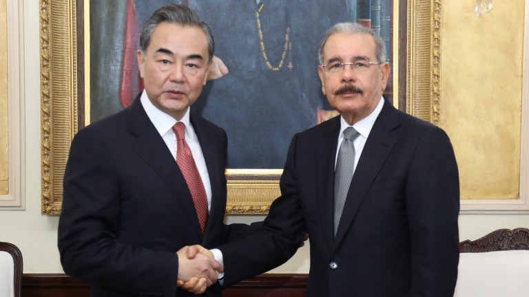 Presidente Danilo Medina recibe a ministro Relaciones Exteriores de China, Wang Yi 