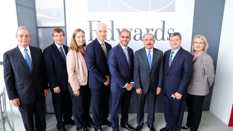 En Haina, inicia operaciones Planta II de Edwards Lifesciences; Danilo Medina encabeza inauguración