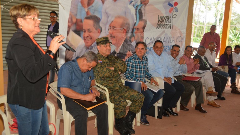En seguimiento a Visita Sorpresa 227, comisión presidencial se reúne con cafetaleros y ganaderos de Santiago Rodríguez