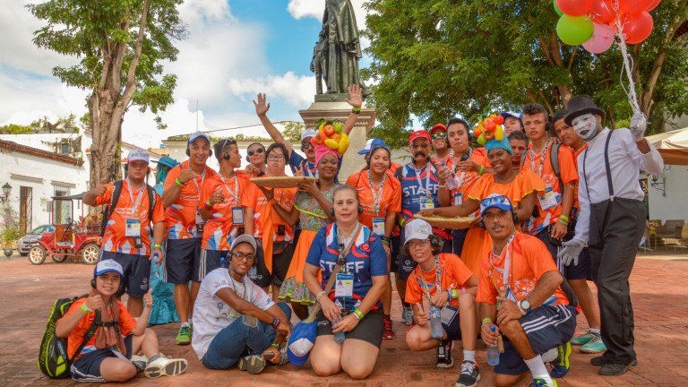 De cultura, música, gastronomía y amabilidad de los dominicanos disfrutan los atletas de Olimpiadas Especiales en la Zona Colonial