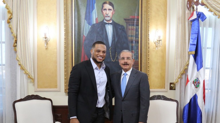 Danilo Medina junto a Robinson Canó en Palacio Nacional