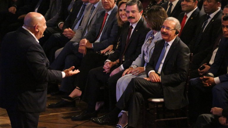 Danilo Medina participa en conferencia magistral dictada por Vito Di Bari