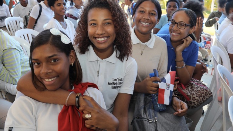 Revolución Educativa, Santo Domingo, entrega escuela, MINERD 