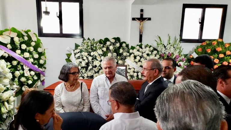 Danilo Medina en velatorio de Juan Heriberto Medrano Cosme en La Vega