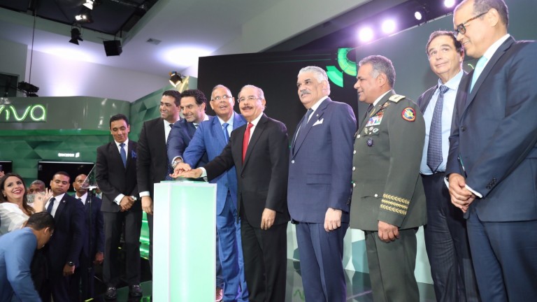 Danilo Medina asiste a la primera demostración de tecnología 5G en República Dominicana