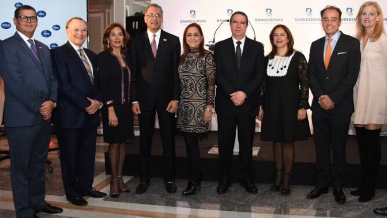 Banreservas promueve el turismo dominicano en FITUR; Simón Lizardo se reúne en Madrid con inversionistas del sector