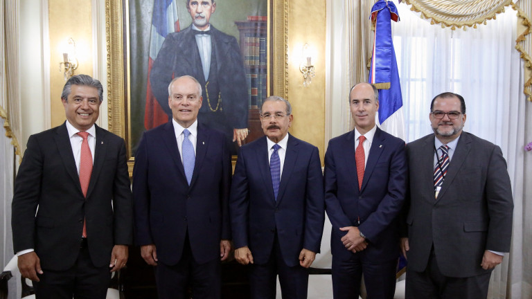 ejecutivos de Scotiabank visitan Palacio Nacional