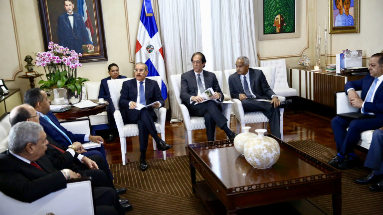 Presidente Danilo Medina encabeza reunión seguimiento con miembros sector agropecuario