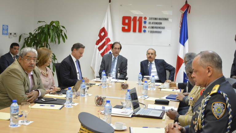 Presidente Danilo Medina conoce avances y desafíos Sistema Nacional de Atención a Emergencias y Seguridad 911