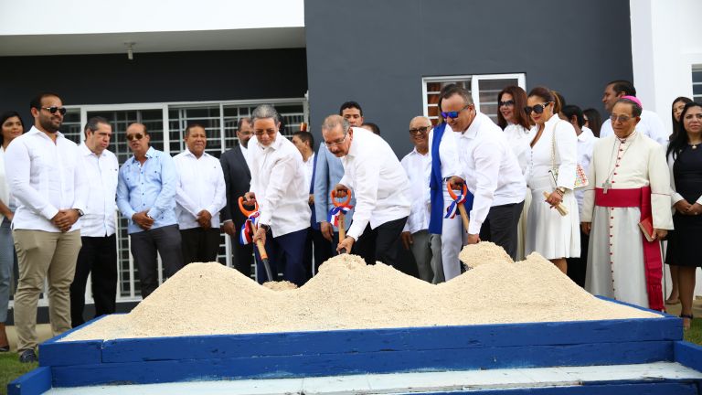 Danilo Medina en apertura proyecto Higüey City Homes