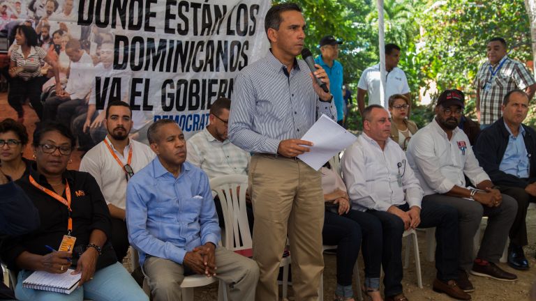 En seguimiento a Visita Sorpresa a Cabrera, pescadores se reúnen con comisión presidencial