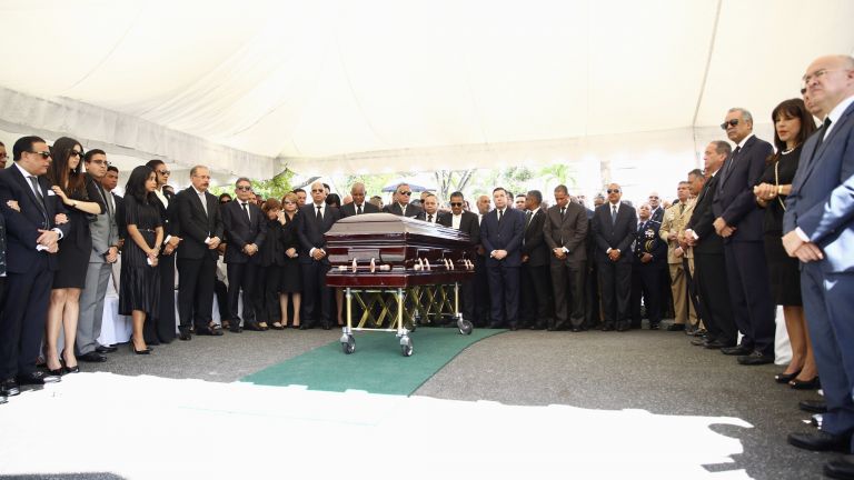 Danilo Medina despide restos de su padre, Juan Pablo Medina