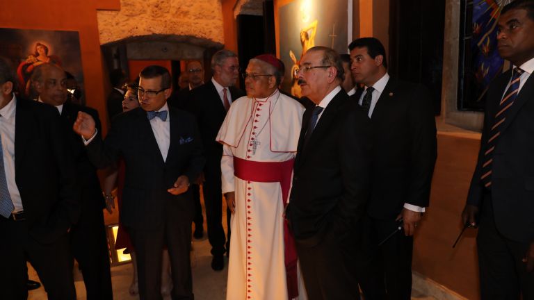 Presidente Danilo Medina encabeza acto de entrega  de la remozada Iglesia Santa Bárbara de los Hombres del Mar