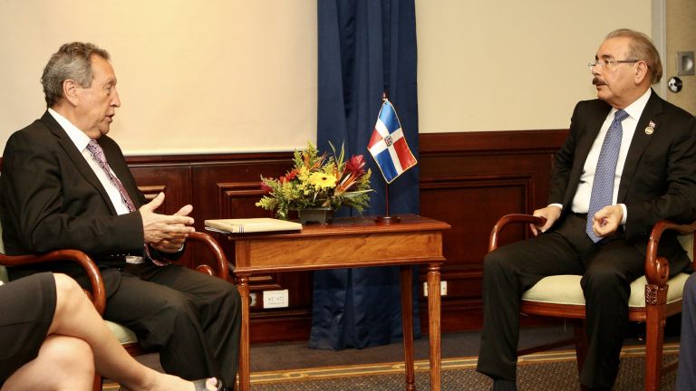 Danilo Medina se reúne con secretario general SICA, Vinicio Cerezo