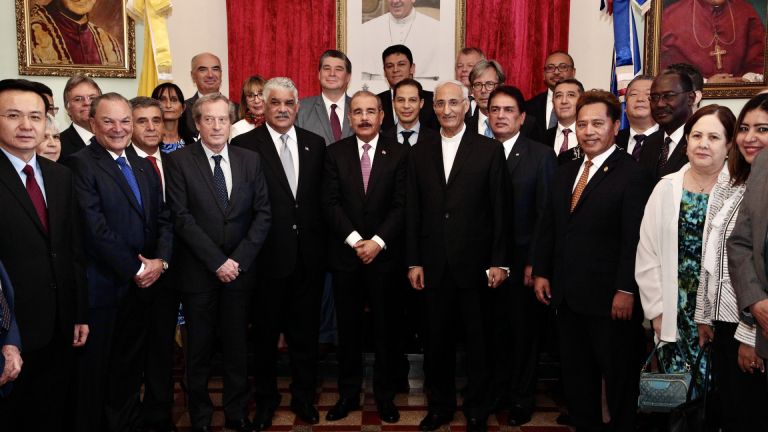 Presidente Danilo Medina  junto al cuerpo diplomático acreditado en el RD