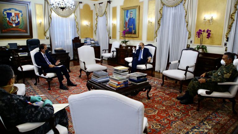 Presidente Danilo Medina en reunión de segumiento COVID-19