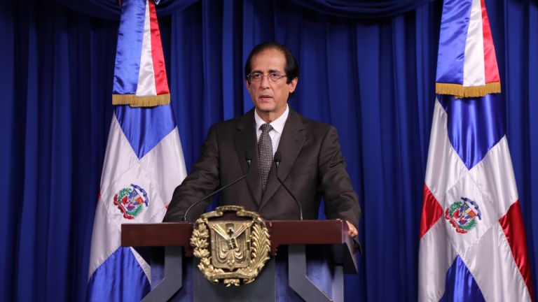 Ministro de la Presidencia, Gustavo Montalvo durante la rueda de prensa
