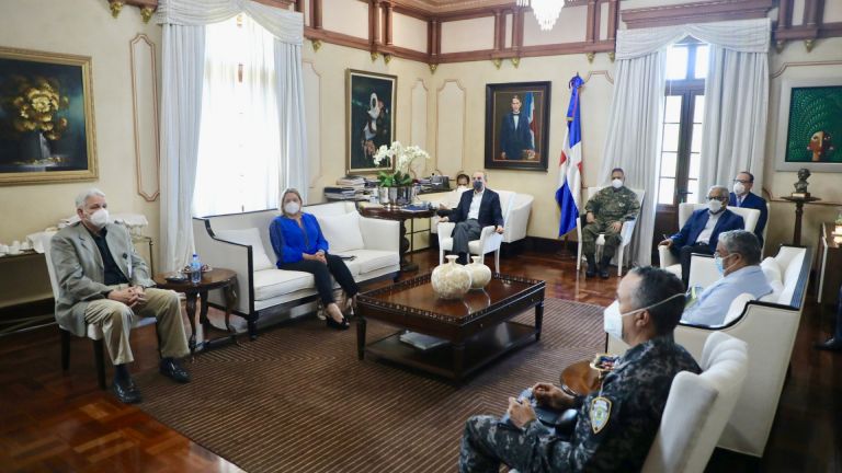Danilo Medina durante reunión Comité de Emergencias