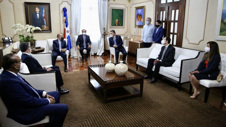 Directiva del CONEP visita a Danilo Medina