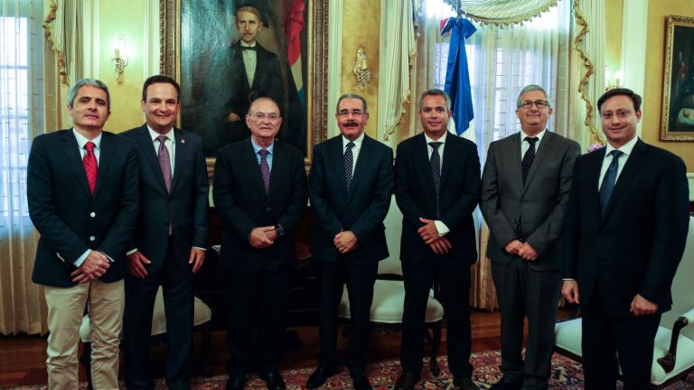 Visita grupo español Martinón al presidente Danilo Medina 