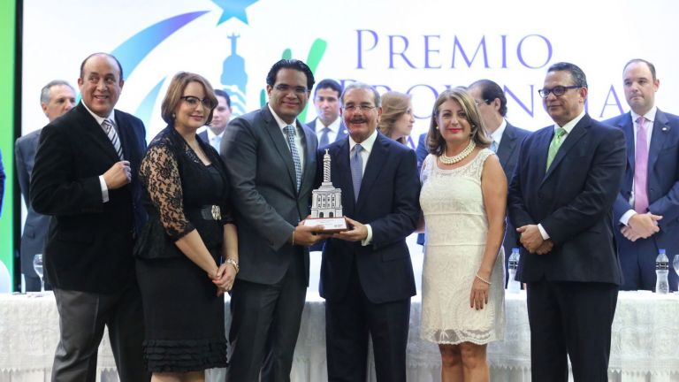 Presidente Danilo Medina y galardonados
