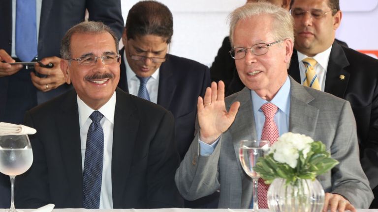 Presidente Danilo Medina, junto a Pepín Corripio