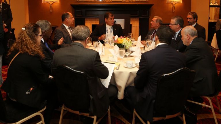 Presidente Danilo Medina durante la reunión