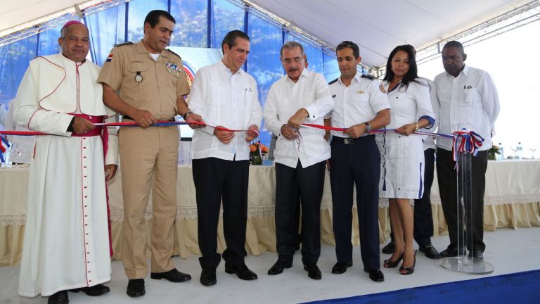 Danilo Medina mientras inaugura las instalaciones del Cuerpo Especializado de Seguridad Turística (CESTUR) en PP