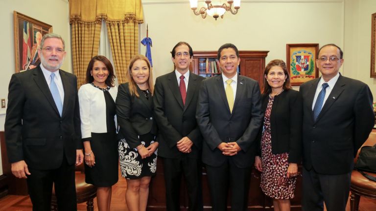 Delegación de Honduras visita al presidente Danilo Medina para conocer las estrategias de comunicación de Presidencia RD