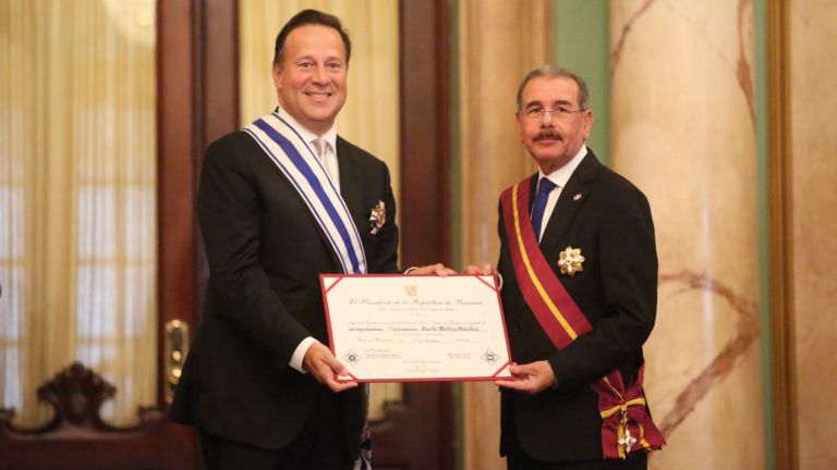 Los presidentes Danilo Medina y de Panamá, Juan Carlos Varela