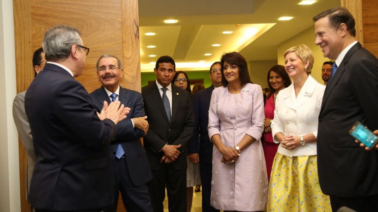 Danilo Medina, Candida Montilla y el presidente de de Panamá, Juan Carlos Varela y su esposa