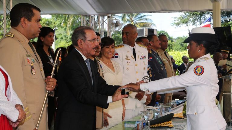 Danilo Medina durante graduación en la Academia Militar Batalla de las Carreras