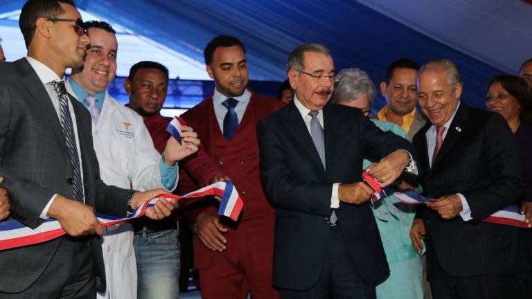 Danilo Medina durante entrega hospital en Las Matas de Santa Cruz