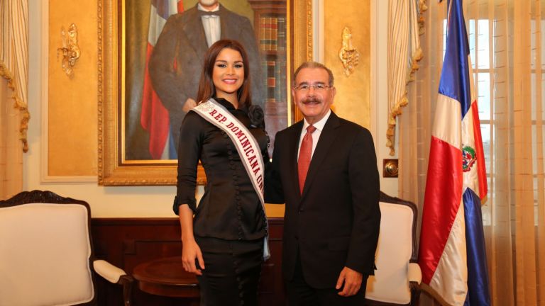 Presidente Danilo Medina y Miss República Dominicana, Clarissa Molina 