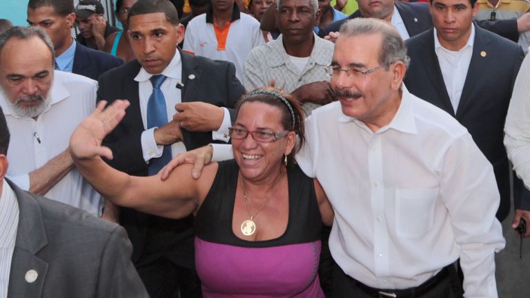 Presidente Danilo Medina en el barrio Enriquillo 
