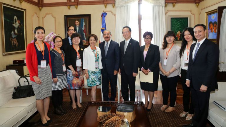 Danilo Medina y delegación Taiwan 