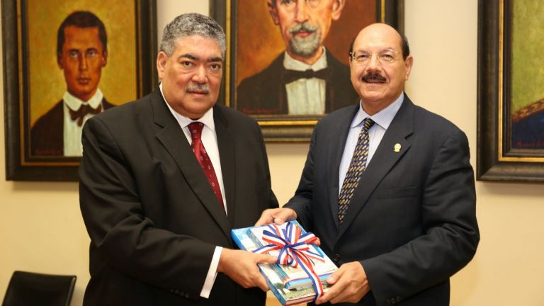 Ministro de Integración Regional, Miguel Mejía junto a Antonio Alvarado, presidente del Parlamento Centroamericano (PARLACEN)