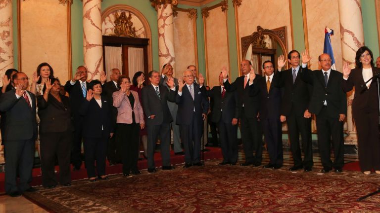 Presidente Danilo Medina juramenta comisión