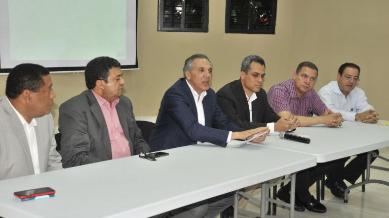 Ministro Administrativo de la Presidencia, José Ramón Peralta encabeza encuentro