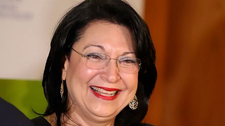 Rosa Rita Alvarez.