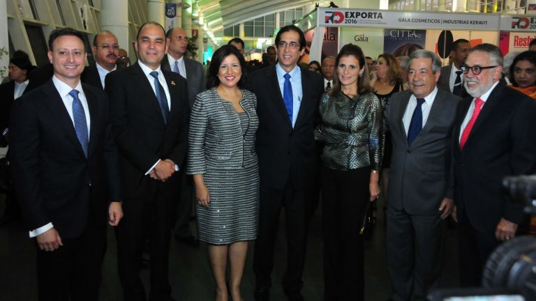 Gobierno inaugura “Feria RD Exporta” en Puerto San Soucí.  